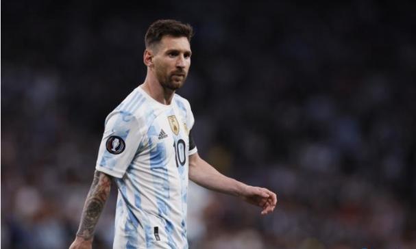 B费5700万违约金明年生效！迎曼联300场里程碑，许愿希望英超夺冠